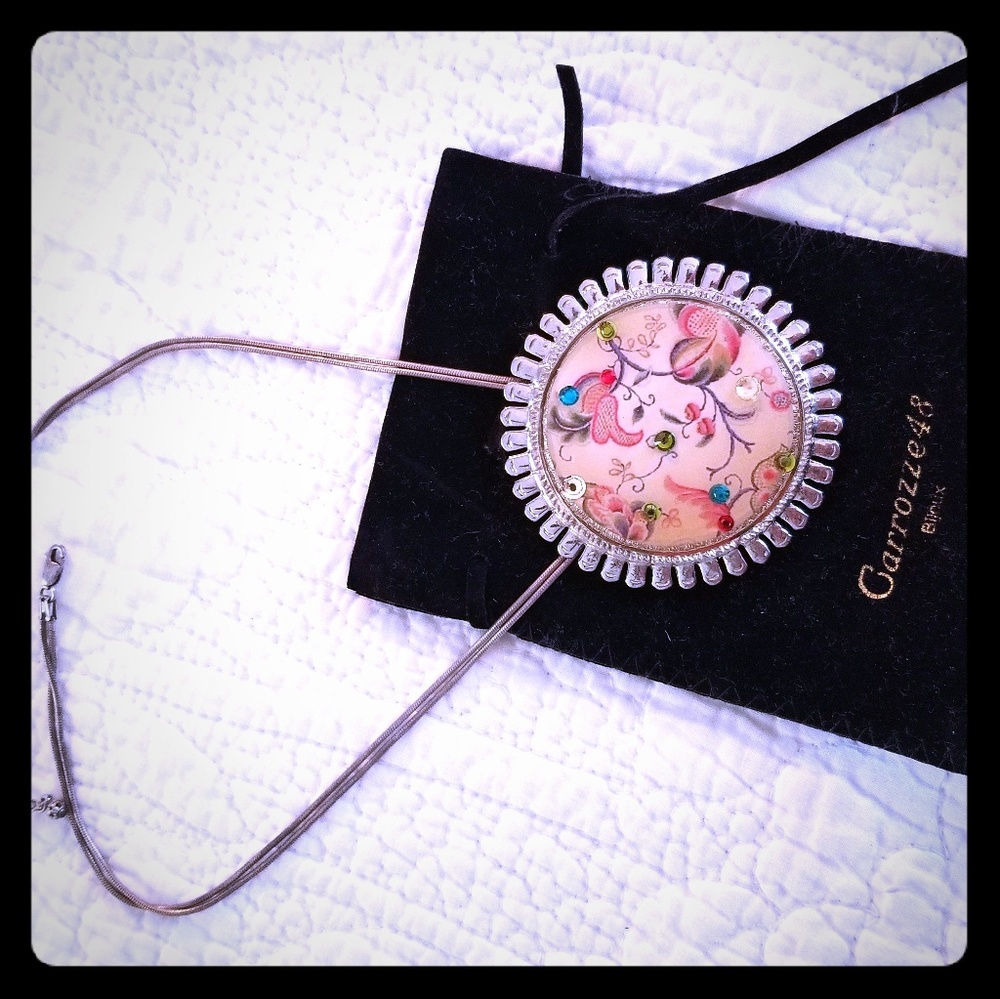 Enamel pendant with silver double chain